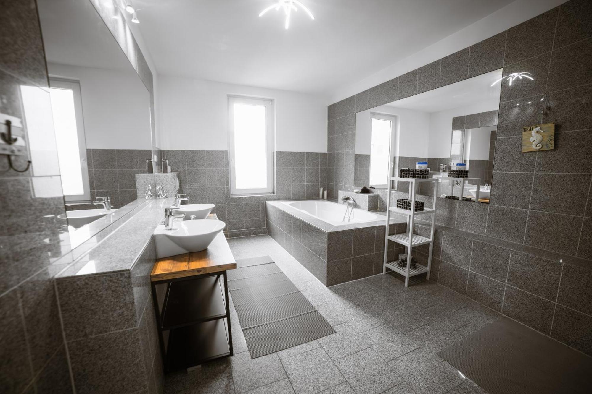 Exklusives Apartment Im Historischen Wohnhaus Mit Kamin, Bad & Viel Platz Bremerhaven Extérieur photo