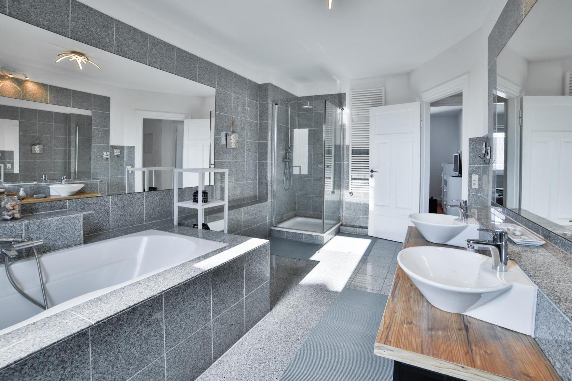 Exklusives Apartment Im Historischen Wohnhaus Mit Kamin, Bad & Viel Platz Bremerhaven Extérieur photo